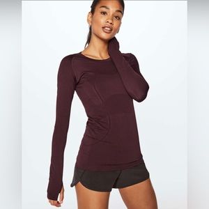 Lululemon Swiftly Tech Long Sleeve Crew in Dark Adobe / Dark Adobe. Size 8.